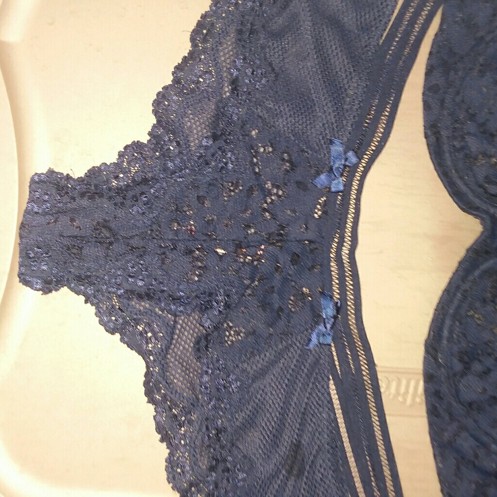 Lingerie set - Picture 4 of 4